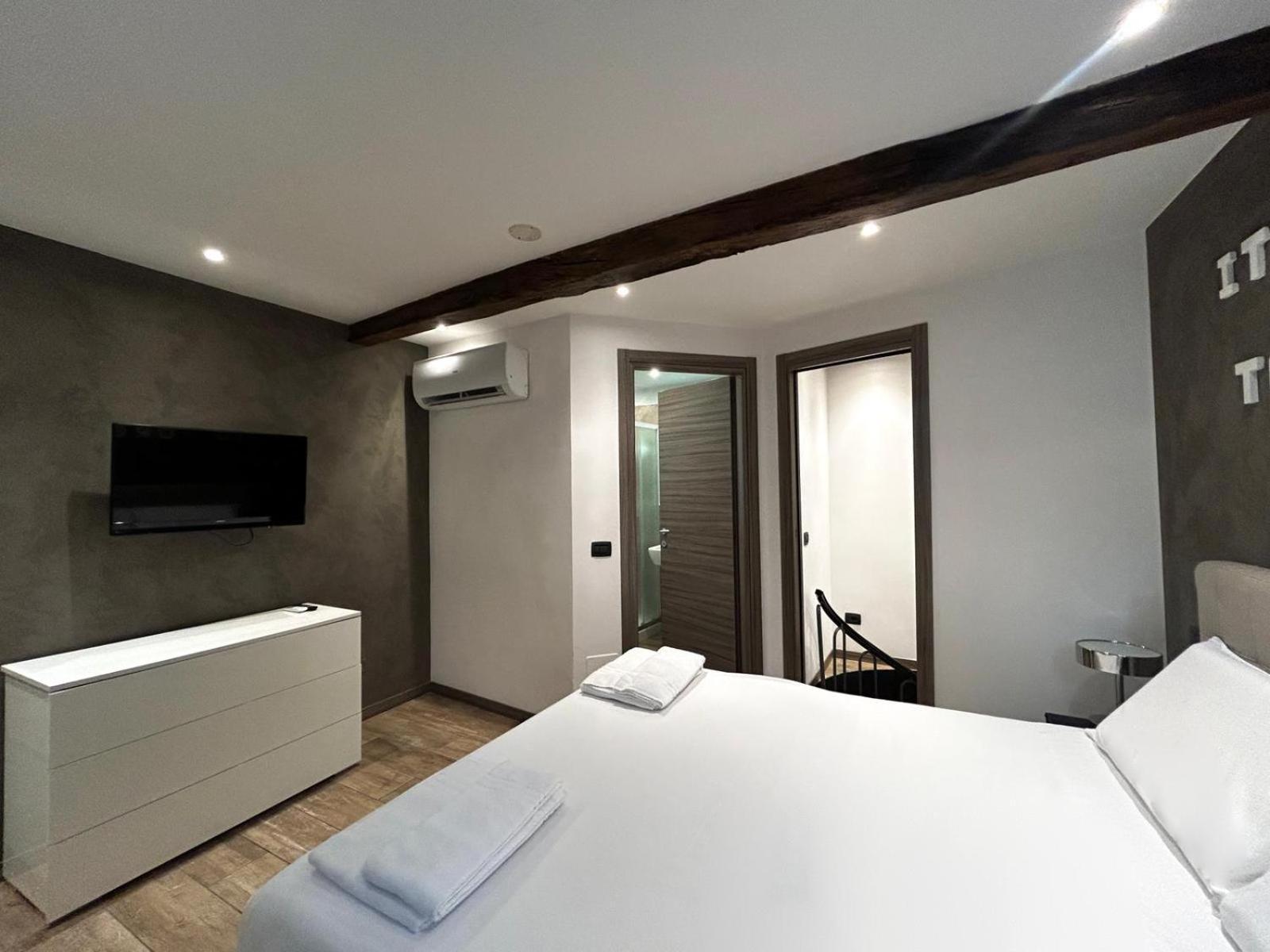 Leonardo Duplex Apartment Milaan Buitenkant foto